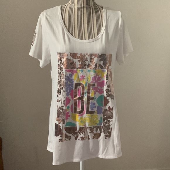 LuLaRoe Tops - LulaRoe T-shirt